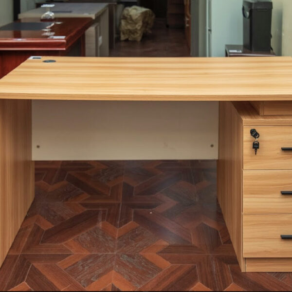 Executive Straight Desk Beech HQ