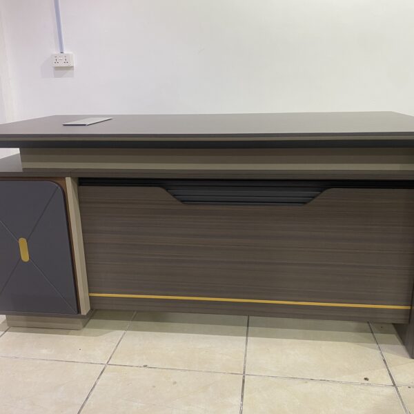 Executive Desk with Side Return A16-XX68