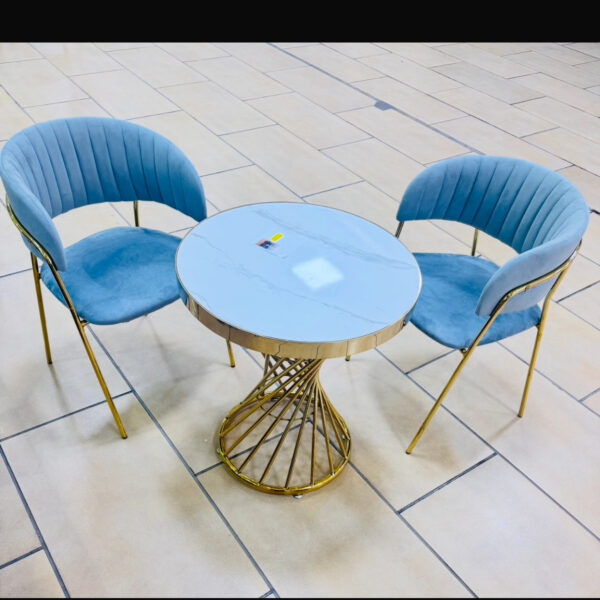 2 seater coffee set outside