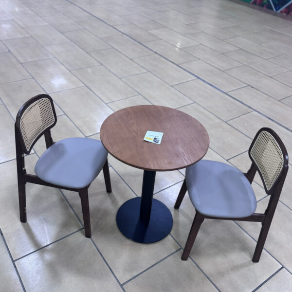 2 seater coffee set outside